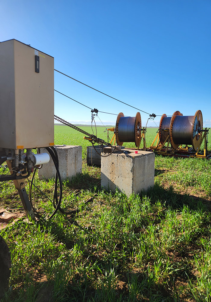 Field Services Stringing powerlines near Ceduna 5